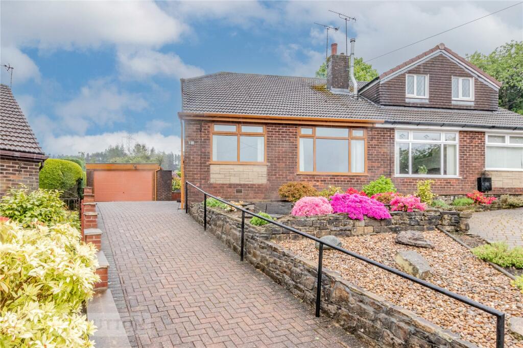 2 bedroom bungalow for sale in Brookside Avenue, Grotton, Saddleworth, OL4
