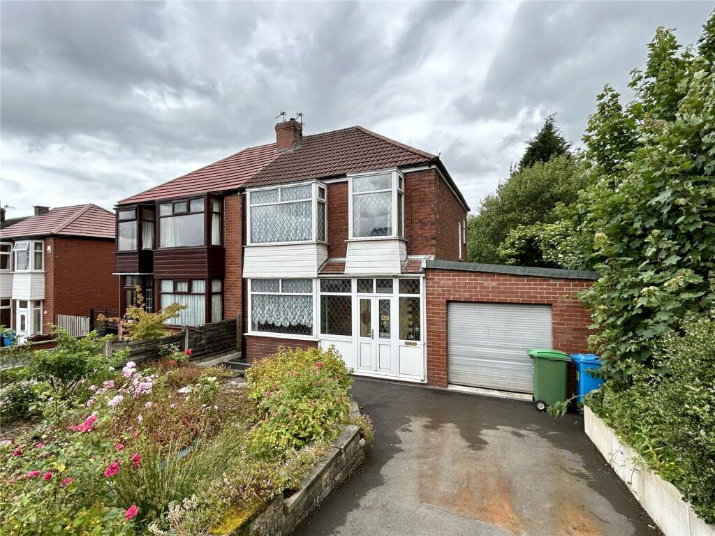 3 bedroom semidetached house for sale in Heywood Avenue, Austerlands