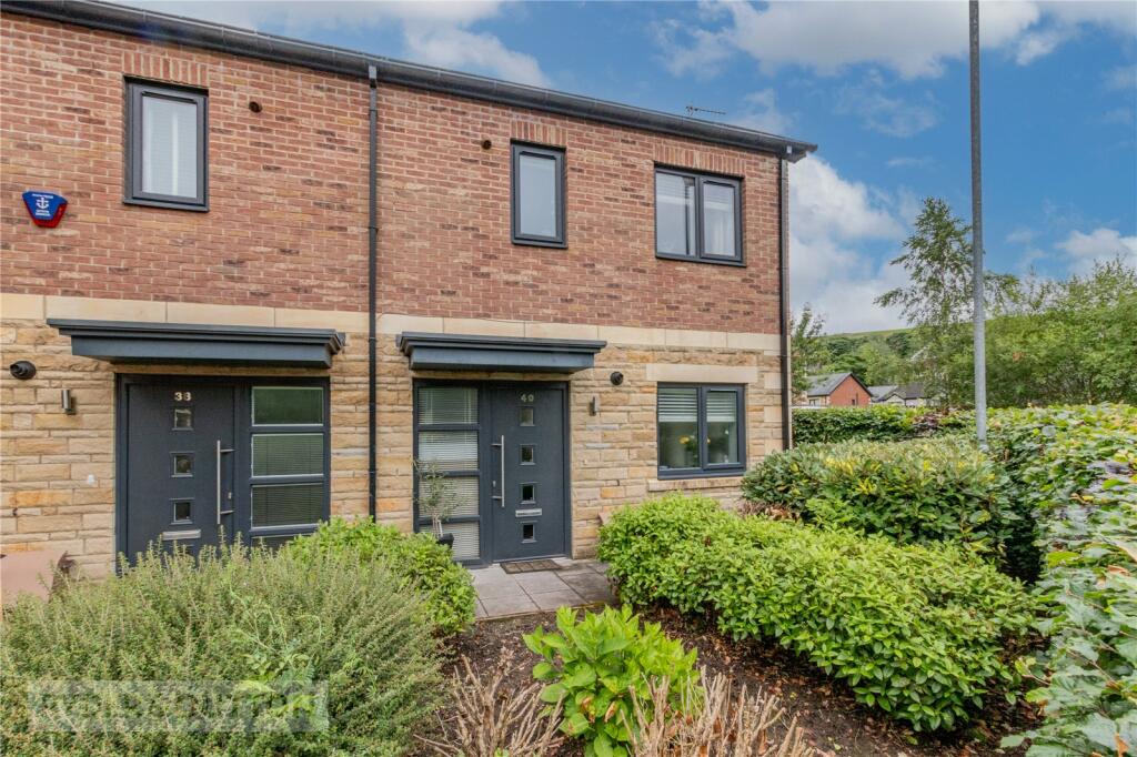 2 bedroom house for sale in Bakestones Avenue, Delph, Saddleworth, OL3