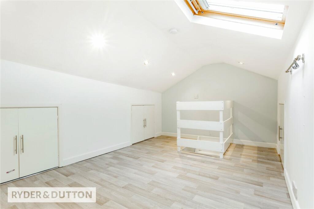 2 bedroom terraced house for sale in Oldham Road, Springhead