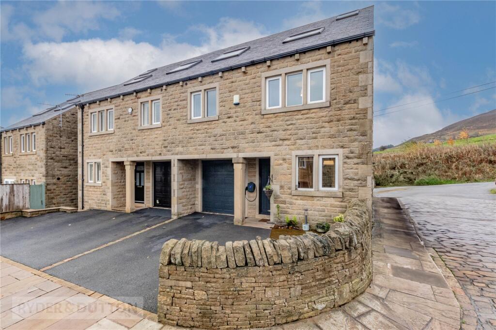 Main image of property: Oak Dene Close, Greenfield, Saddleworth, OL3