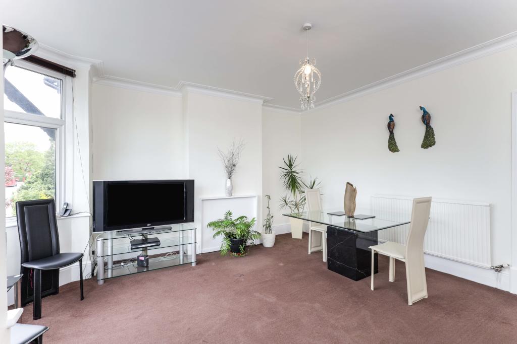 2 bedroom for sale in Pinner Hill Road, Pinner, Middlesex, HA5