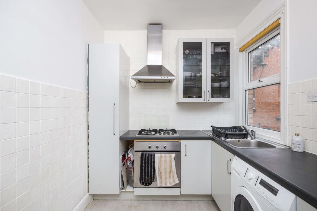 2 bedroom for sale in Pinner Hill Road, Pinner, Middlesex, HA5