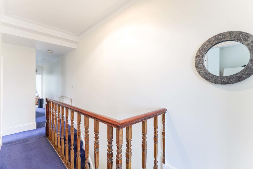 2 bedroom for sale in Pinner Hill Road, Pinner, Middlesex, HA5