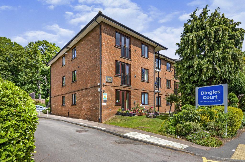 2 bedroom apartment for sale in Dingles Court, 554 Uxbridge Road