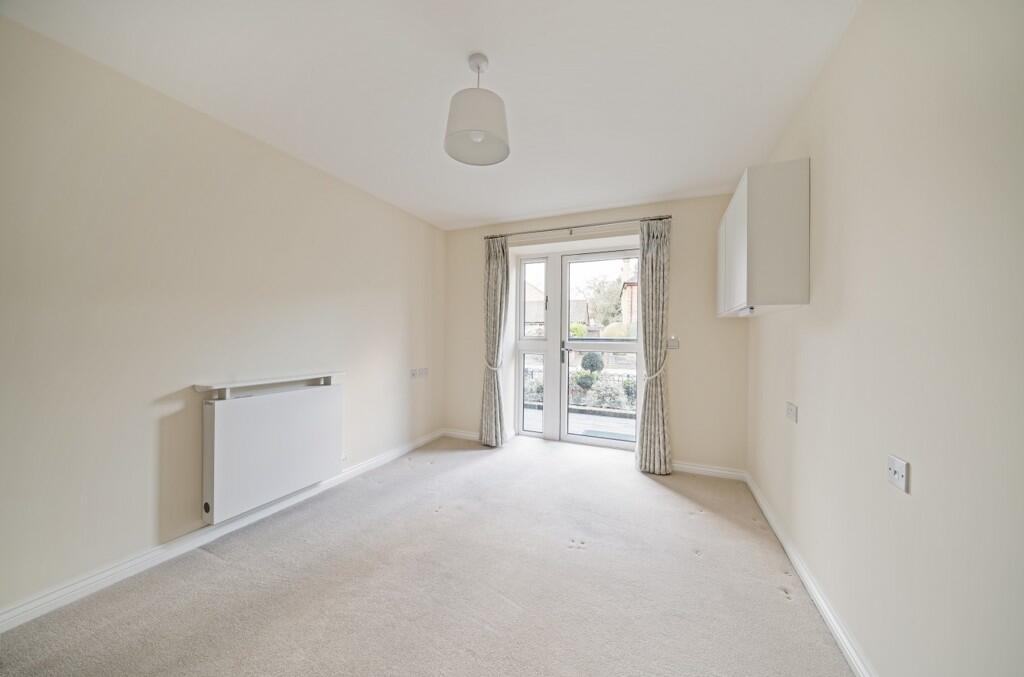 1 bedroom apartment for sale in Heath Lodge, Marsh Road, Pinner, HA5