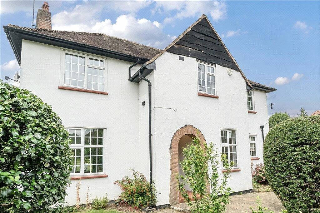 4 bedroom detached house for sale in West End Lane, Pinner, Middlesex, HA5