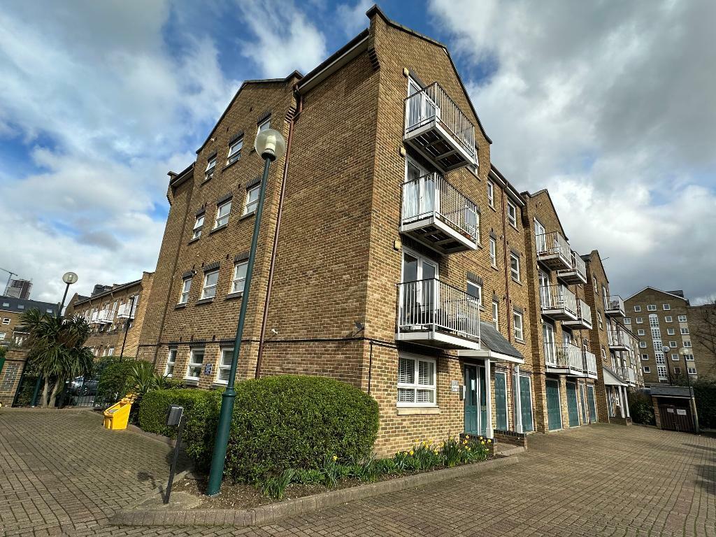 Main image of property: Flat 3, 2 Millennium Drive, Isle of Dogs, London, E14 3GB