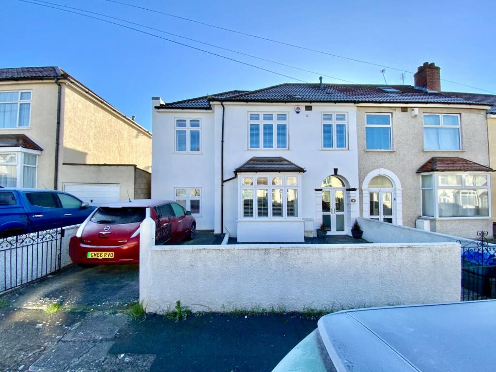 5 bedroom end of terrace house for sale in Savoy Road, Brislington