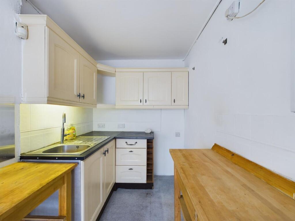 Additional property image - Holly Close, Speedwell, Bristol
