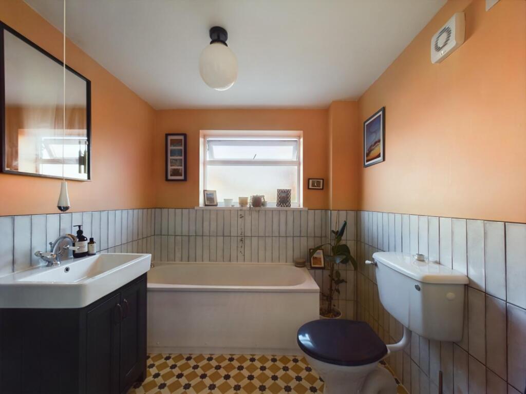 Additional property image - Cross Street, Bristol