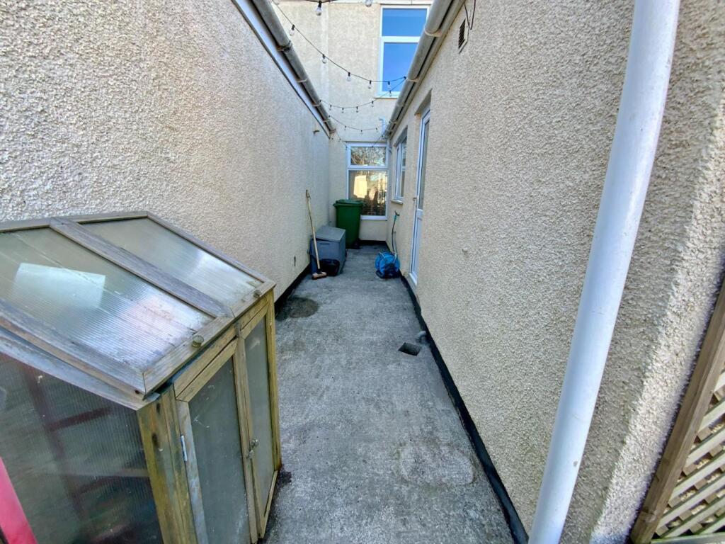 Additional property image - Cross Street, Bristol