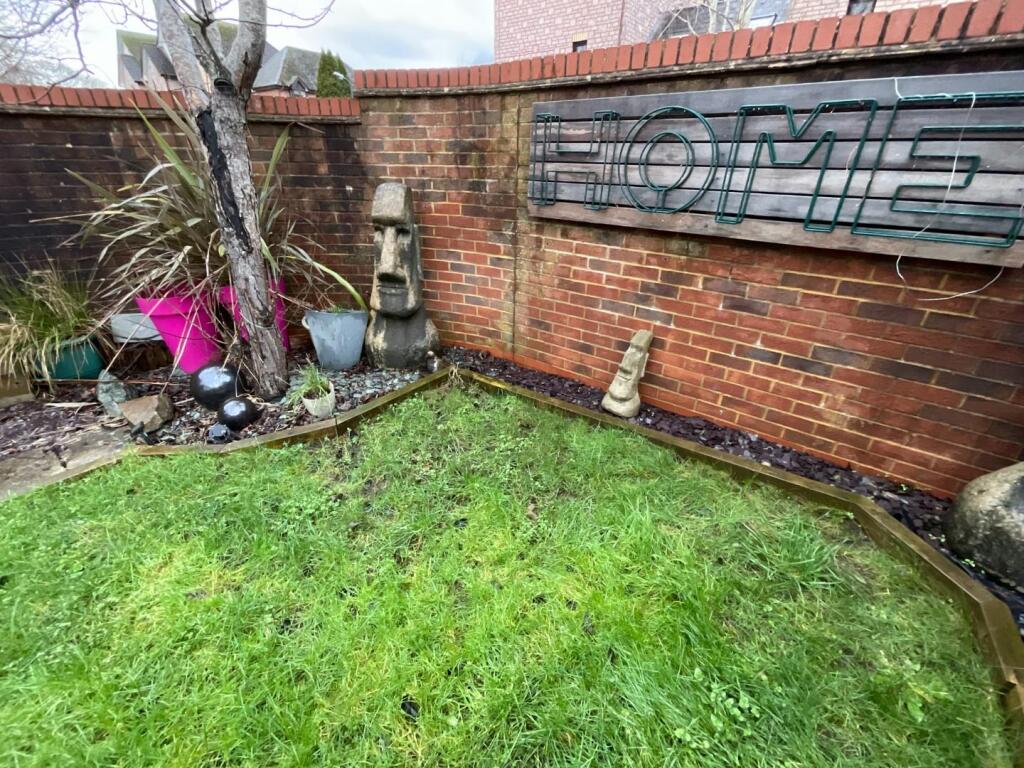 Additional property image - Port Side Close, Crews Hole, Bristol