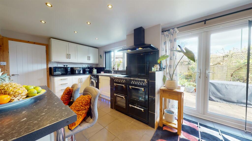 3 bedroom detached house for sale in Frenchfield Road, Peasedown St