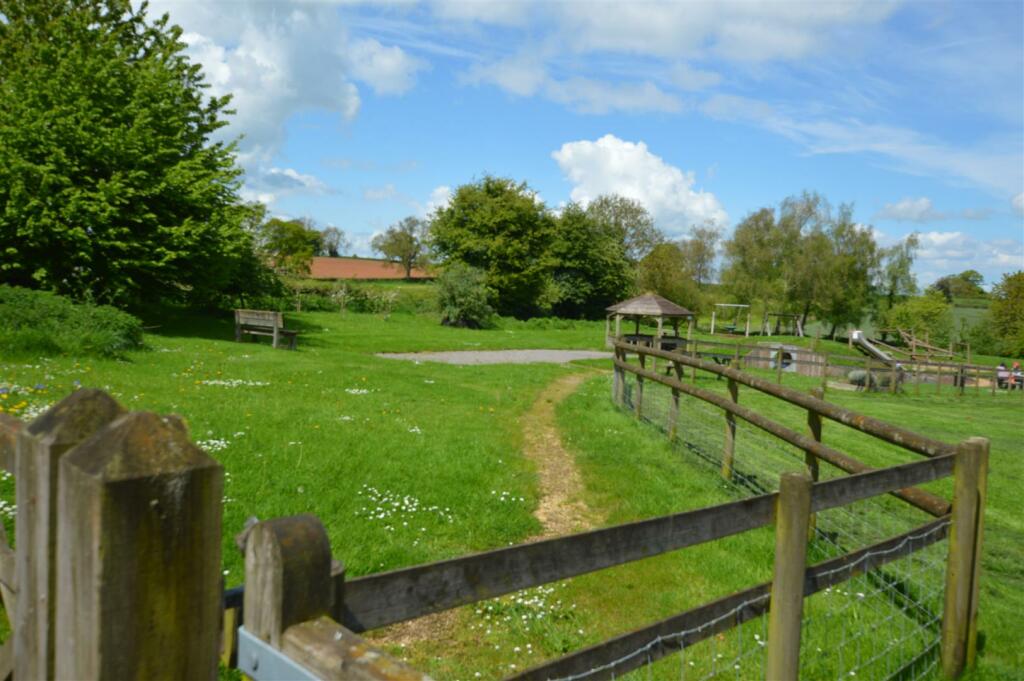 3 bedroom semidetached house for sale in Middlemead, StrattonOnThe