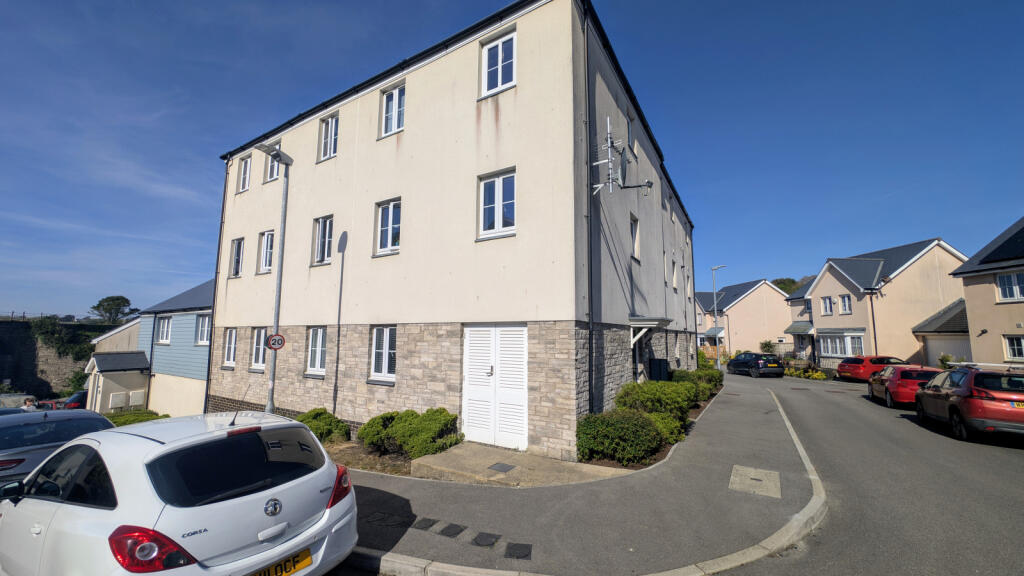 Main image of property: Feeding Field Close, Hayle, Cornwall, TR27 4FH