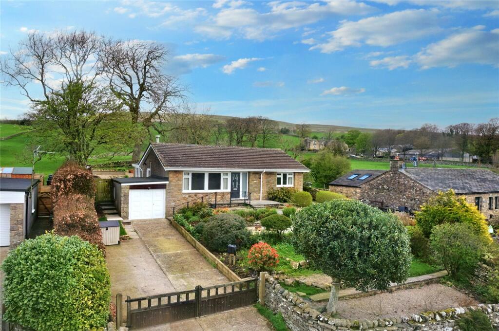 2 bedroom bungalow for sale in Brecon Bar, Askrigg, Leyburn, North