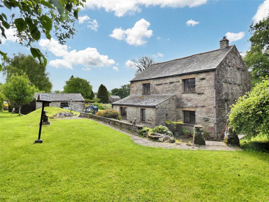 3 bedroom detached house for sale in NewbigginonLune, Kirkby Stephen