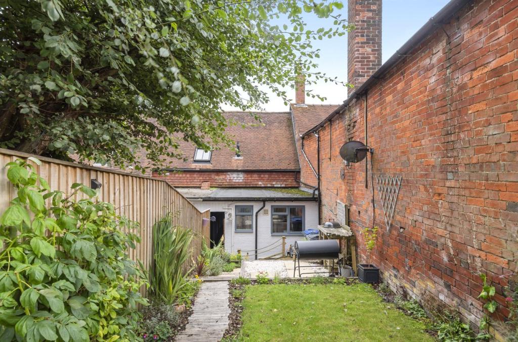 1 bedroom terraced house for sale in St Martins, Marlborough, SN8