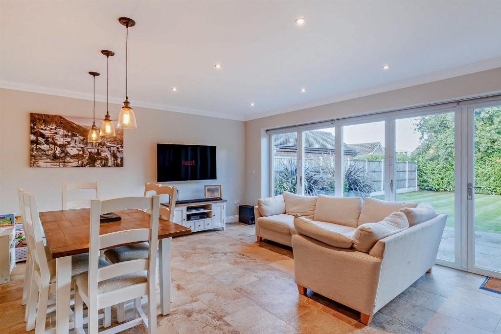 4 bedroom detached house for sale in Norsey Road, Billericay, Essex, CM11