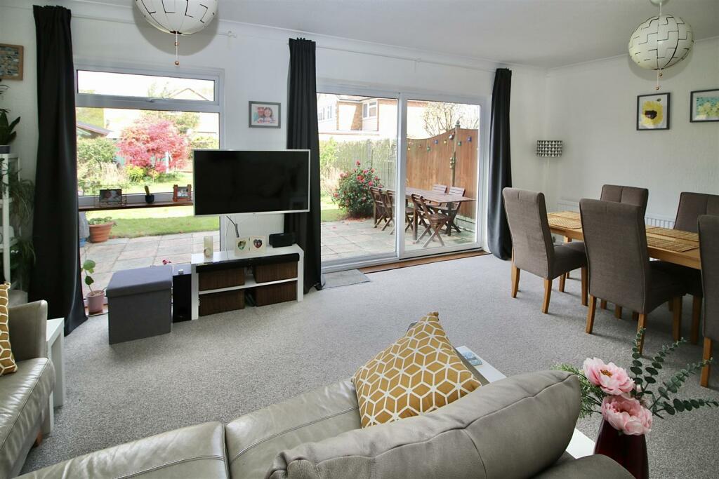 4 bedroom semidetached house for sale in Mountnessing Road, Billericay