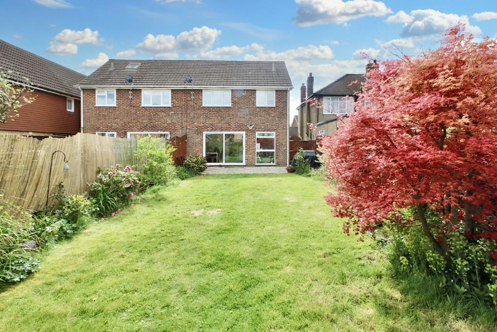 4 bedroom semidetached house for sale in Mountnessing Road, Billericay
