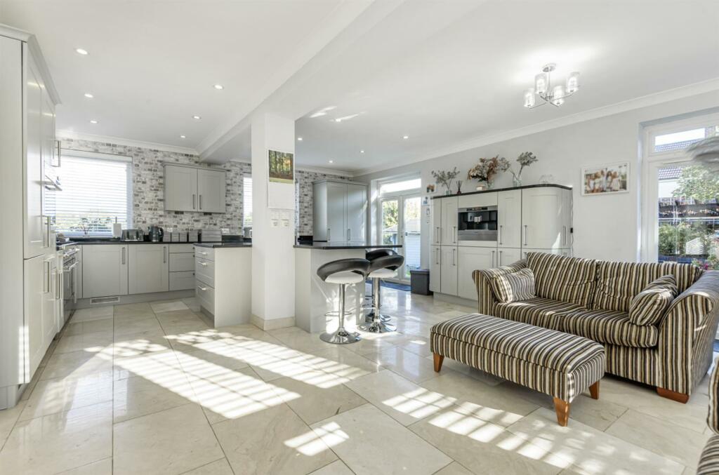 Additional property image - Birch Lane, Stock, Ingatestone