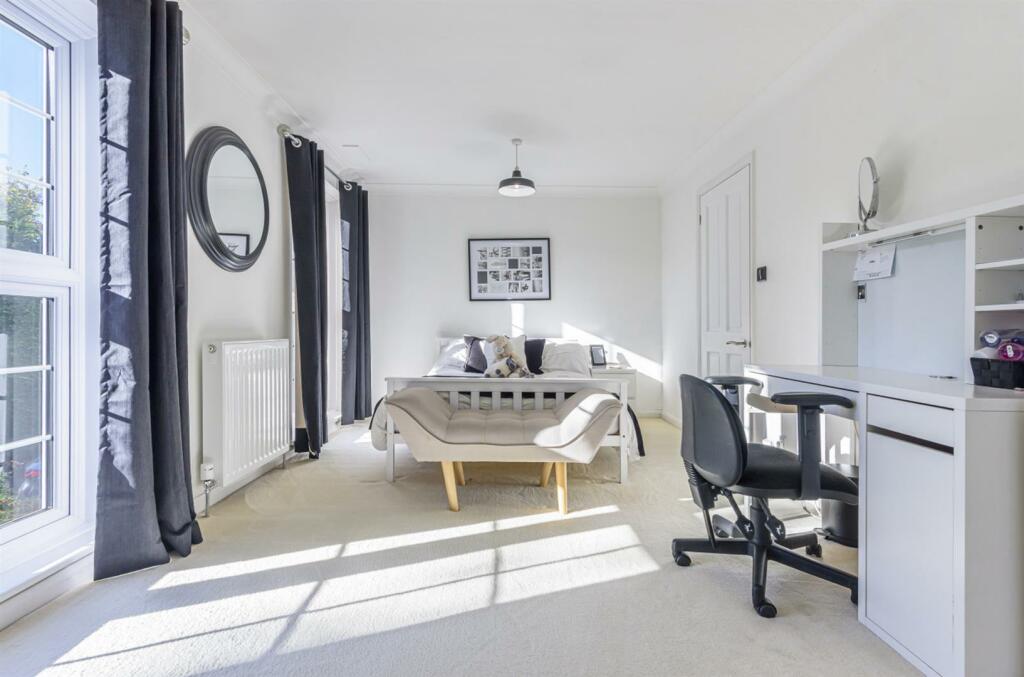 Additional property image - Birch Lane, Stock, Ingatestone