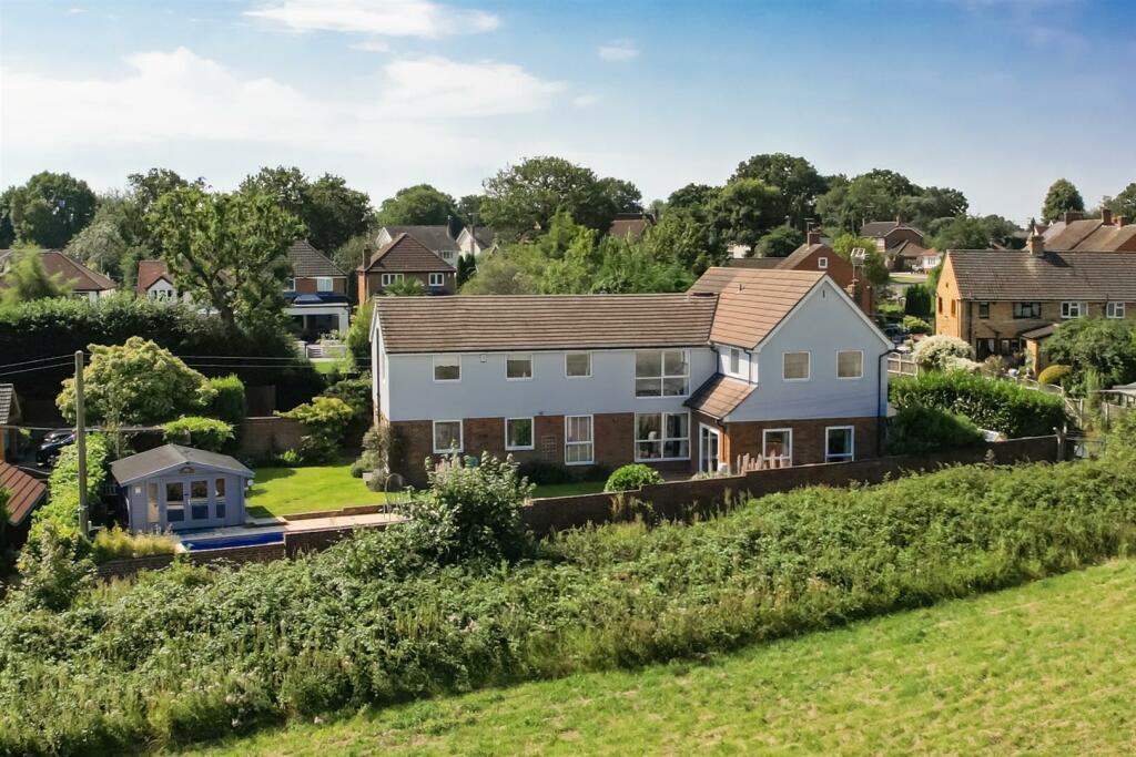 Additional property image - Birch Lane, Stock, Ingatestone