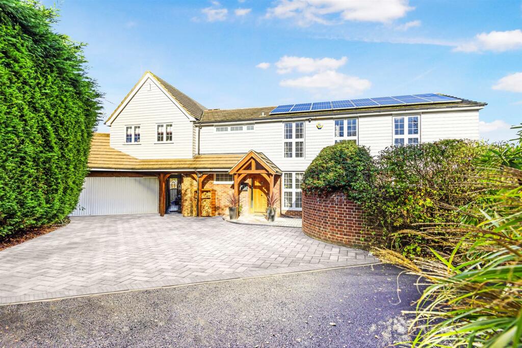 Additional property image - Birch Lane, Stock, Ingatestone