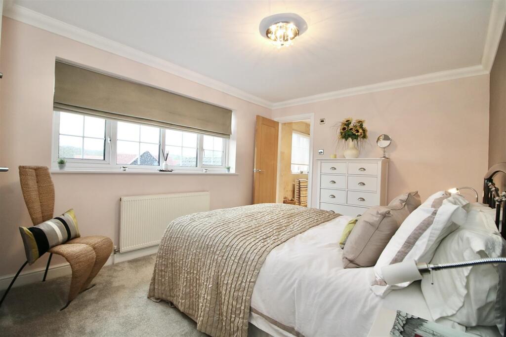 Additional property image - Park Lane, Ramsden Heath, Billericay