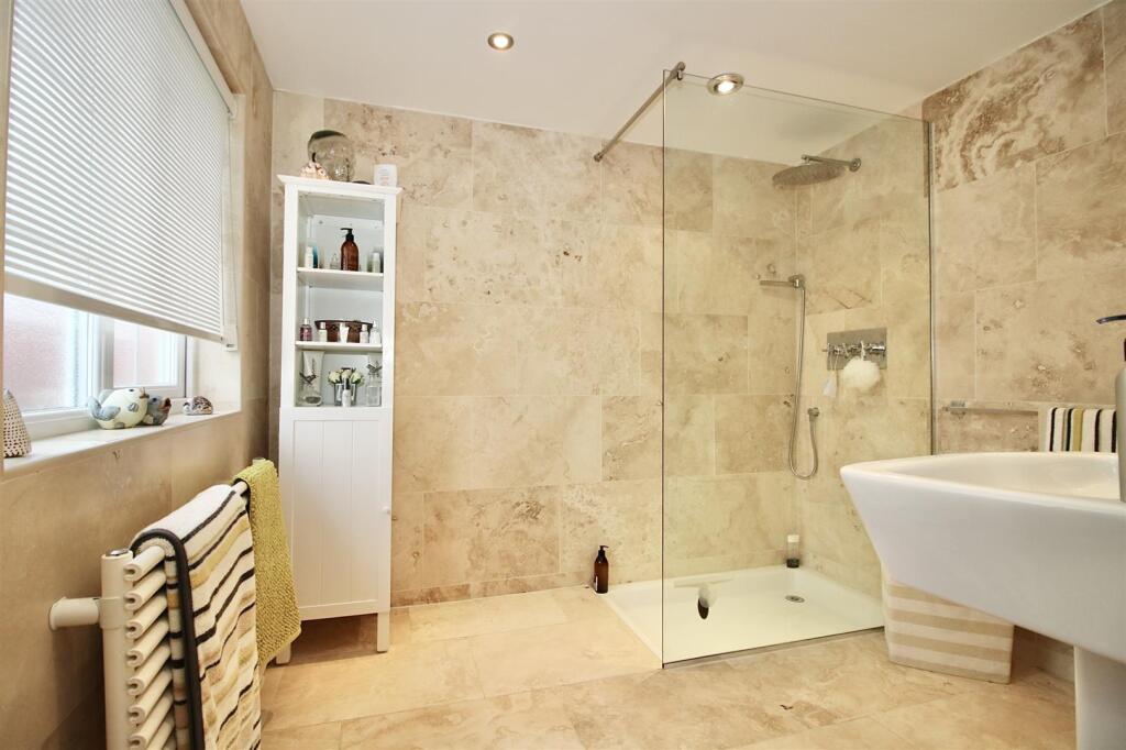 Additional property image - Park Lane, Ramsden Heath, Billericay