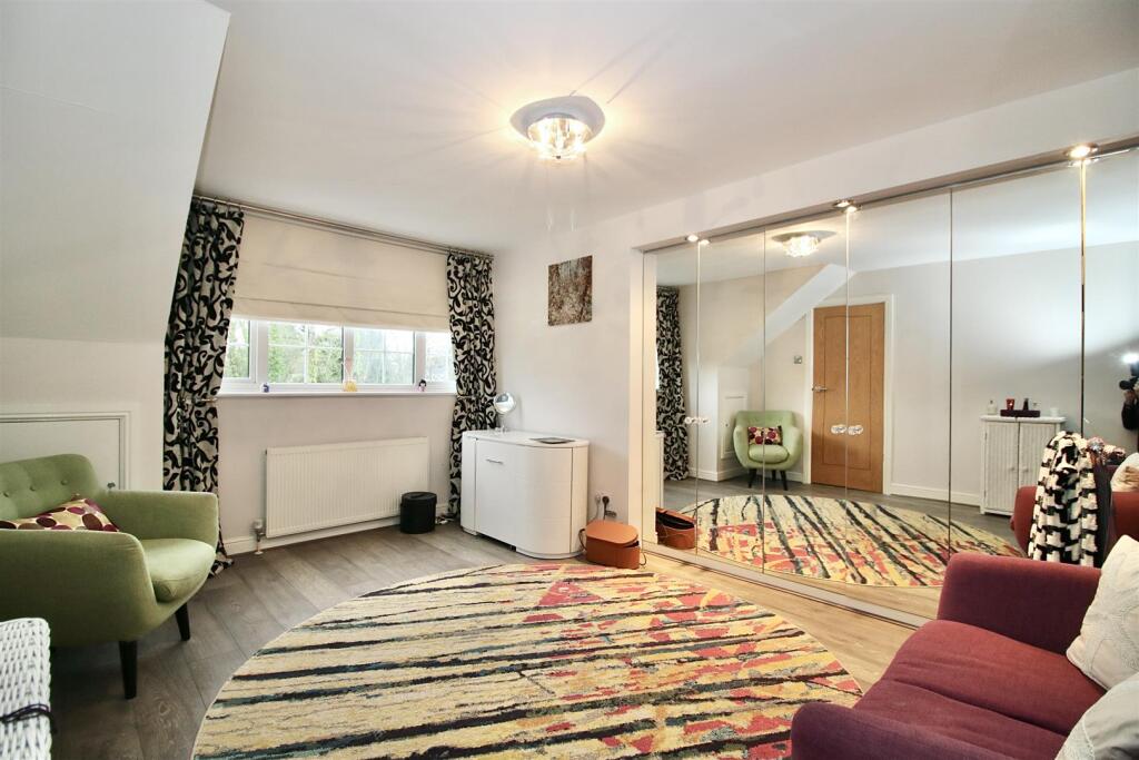 Additional property image - Park Lane, Ramsden Heath, Billericay