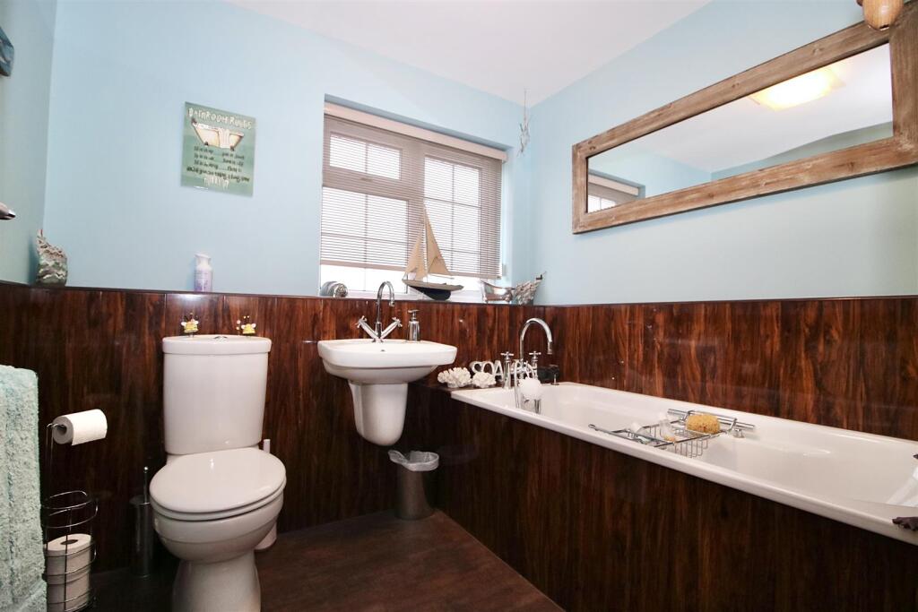 Additional property image - Park Lane, Ramsden Heath, Billericay