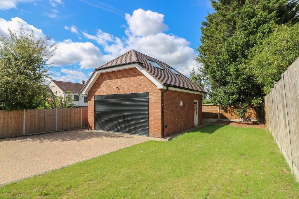 4 bedroom detached house for sale in Brock Hill, Wickford, Essex, SS11