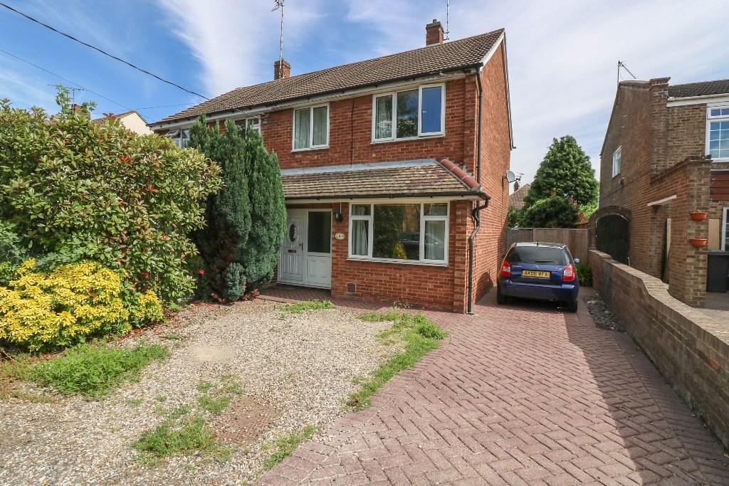 Main image of property: Mountnessing Road, Billericay, Essex, CM12
