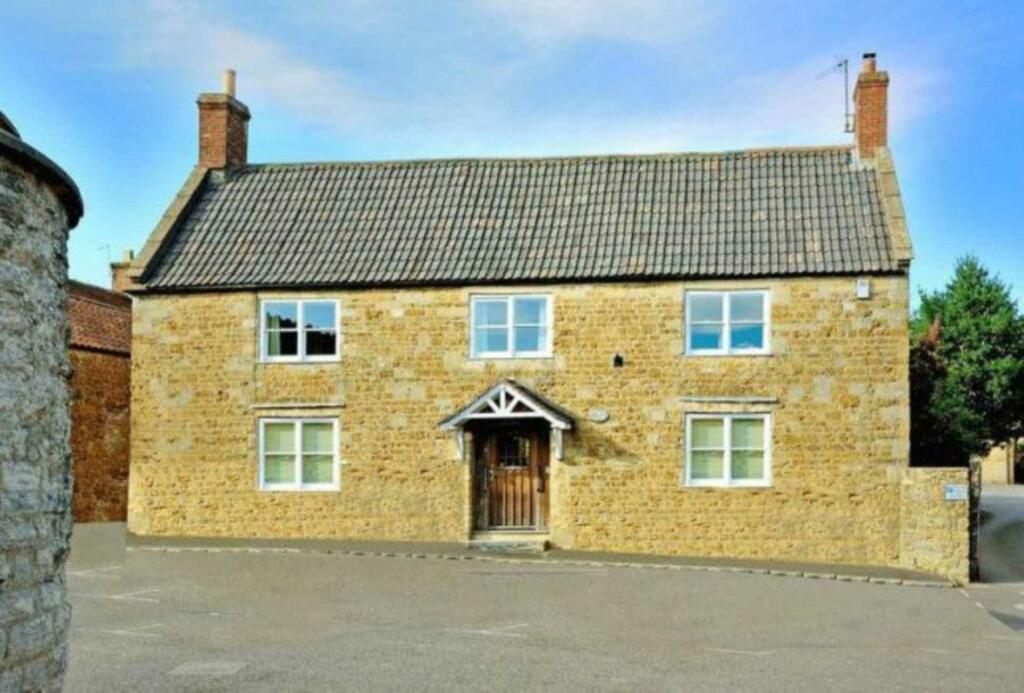 6 bedroom detached house for rent in Bailey Hill, Castle Cary, BA7