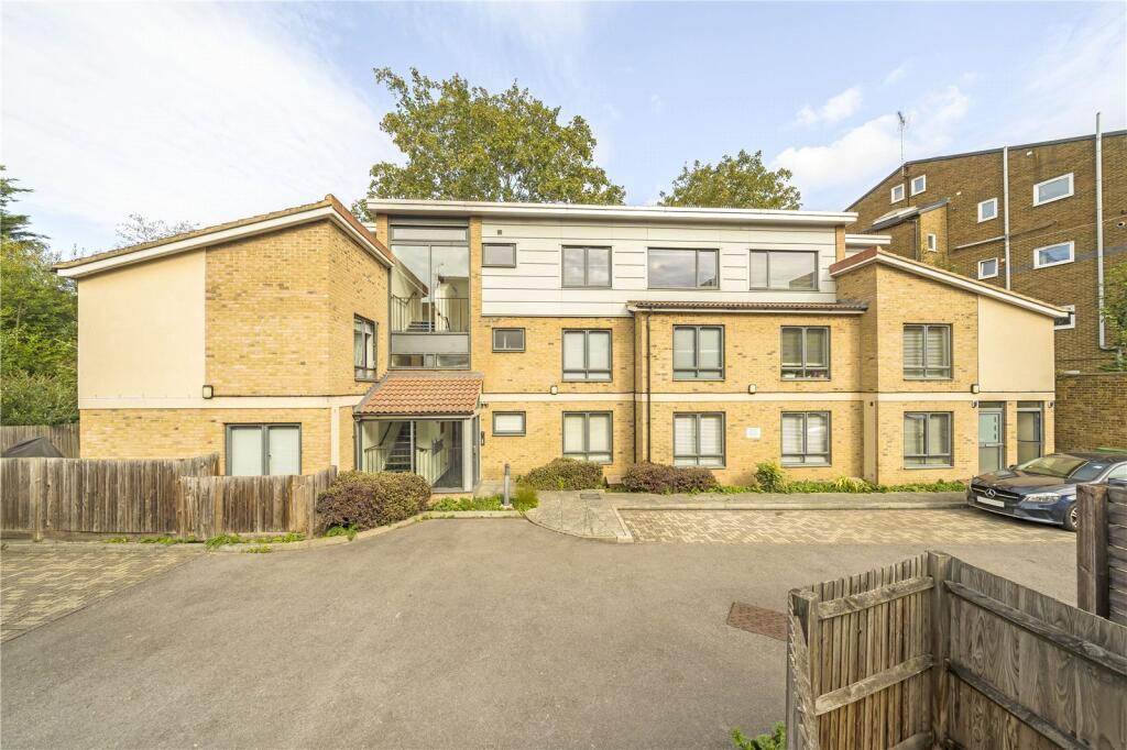 Main image of property: The Curve, Dacre Park, Hither Green, SE13