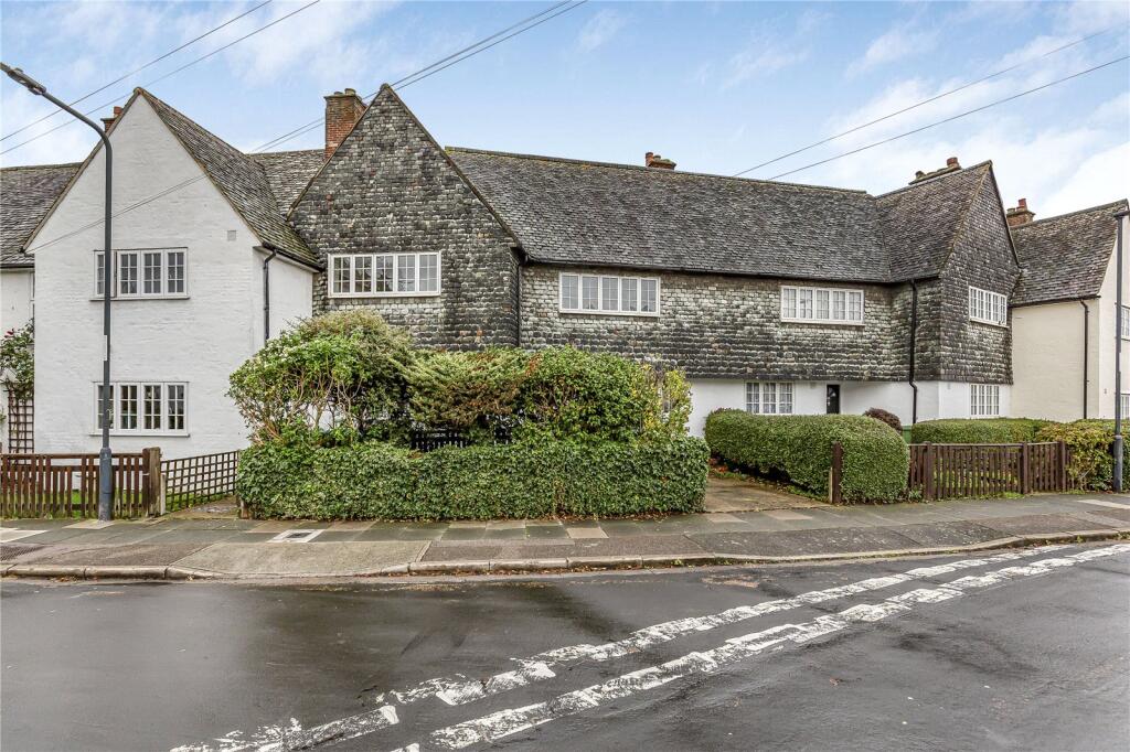 Main image of property: 23 Dickson Road, Eltham, SE9