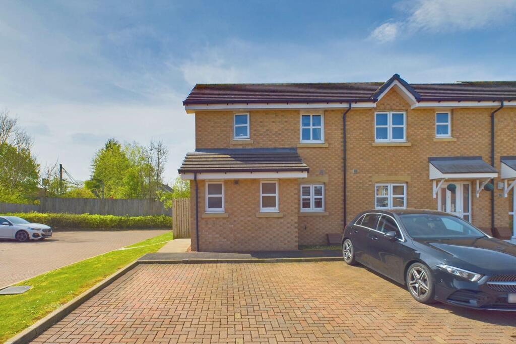 2 bedroom end of terrace house for sale in Grayling Road, New