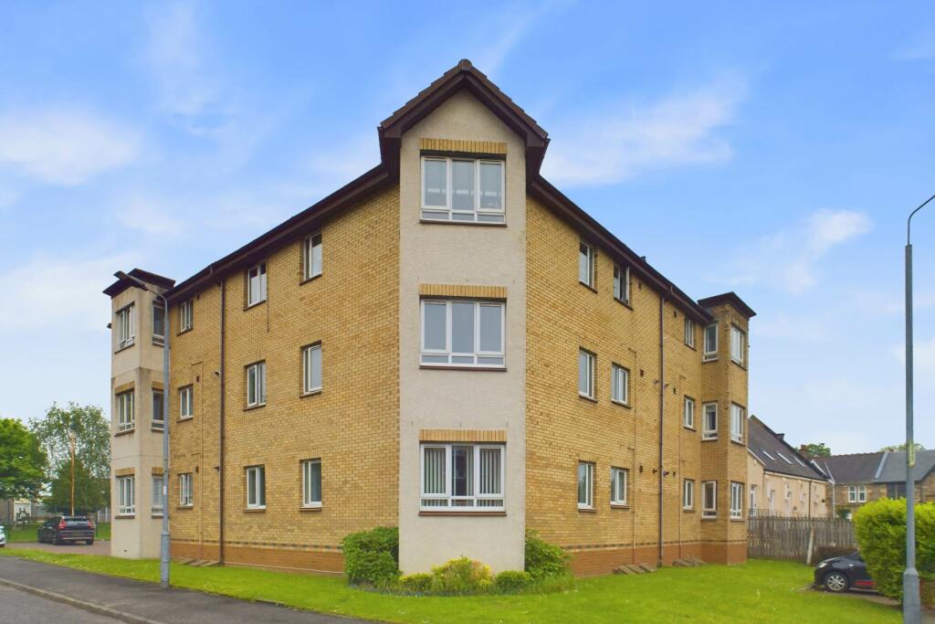 2 bedroom flat for sale in Lees Court, Coatbridge, ML5