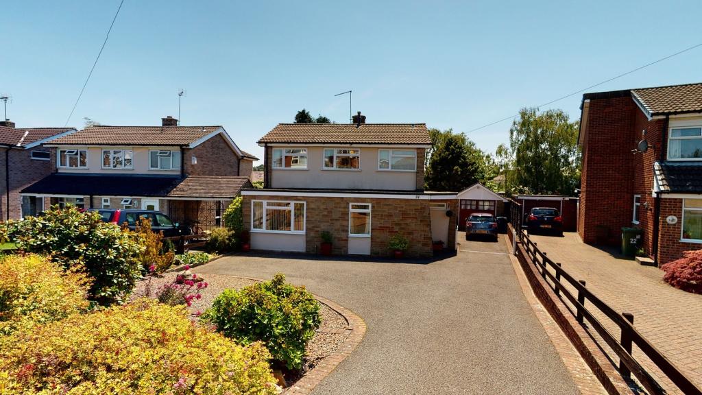 3 bedroom detached house for sale in Lowlands Road, Belper, DE56