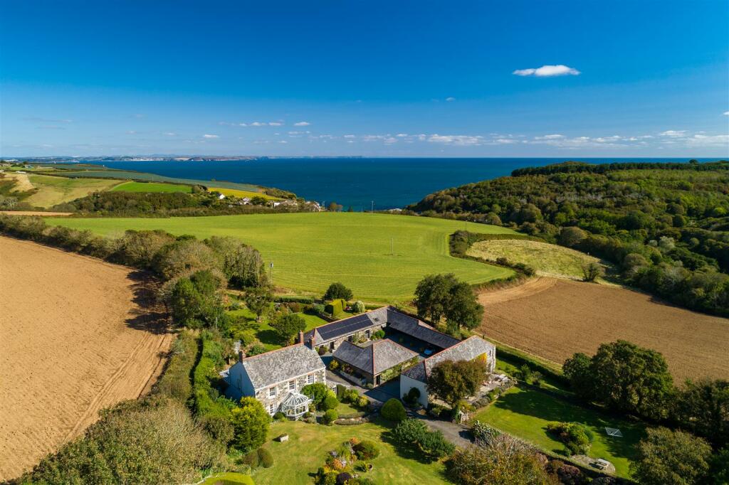 4 bedroom detached house for sale in Porthallow Cove Lizard Peninsula