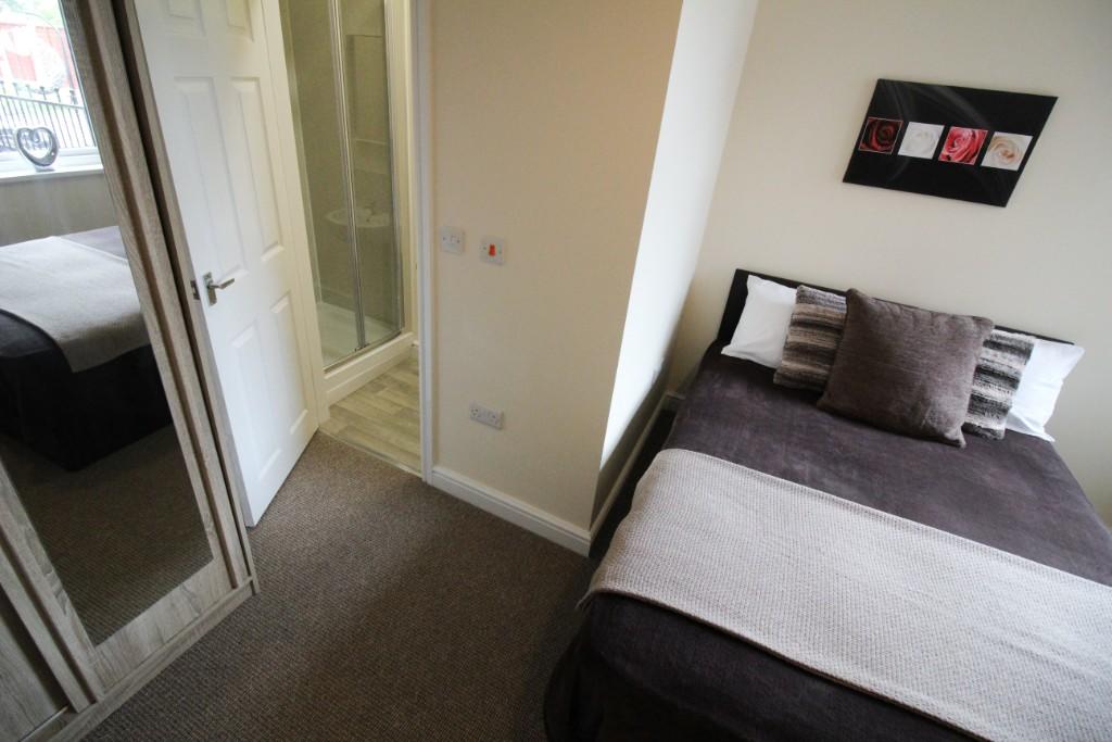 5 bedroom house share for rent in Lorne Road, Thurnscoe, S63 0RQ, S63