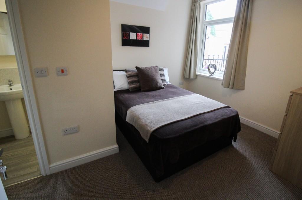 5 bedroom house share for rent in Lorne Road, Thurnscoe, S63 0RQ, S63