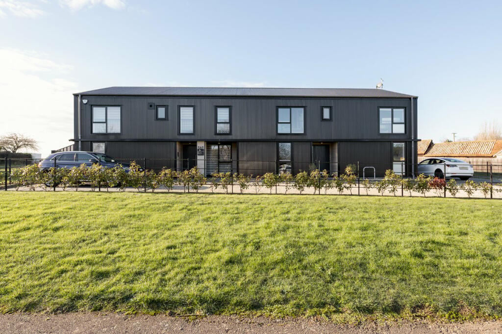 4 bedroom semidetached house for sale in Renhold Road, Ravensden