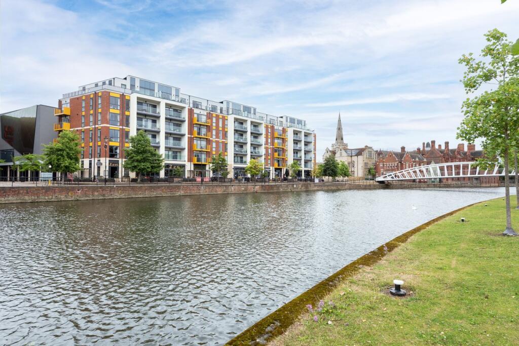 Main image of property: Riverside Square, Bedford, MK40