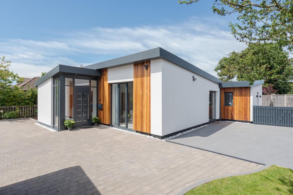 4 bedroom detached house for sale in Hookhams Lane, Renhold, MK41