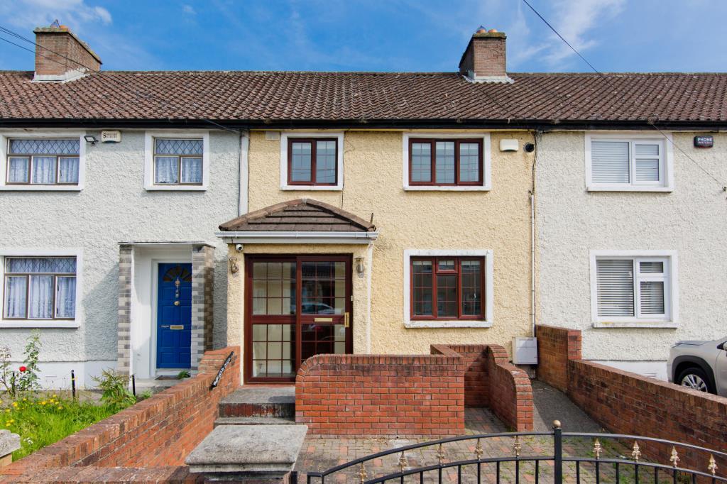Main image of property: 52 Galtymore Park, Drimnagh, Dublin 12, D12 Y176