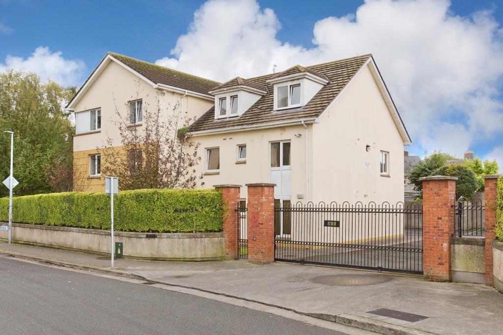 Main image of property: Apt 13, Clonard Court, Kimmage, Dublin 12, D12 W304